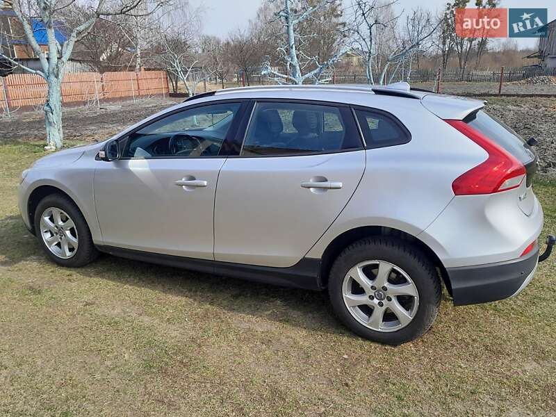 Хетчбек Volvo V40 Cross Country 2015 в Зарічному фото 8 Хетчбек Volvo V40 Cross Country 2015 в Зарічному