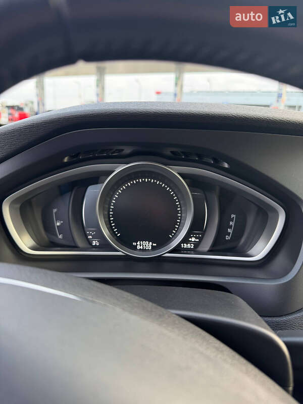 Хетчбек Volvo V40 Cross Country 2016 в Києві