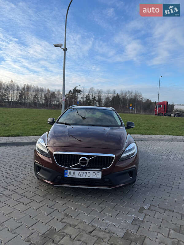 Хетчбек Volvo V40 Cross Country 2016 в Києві