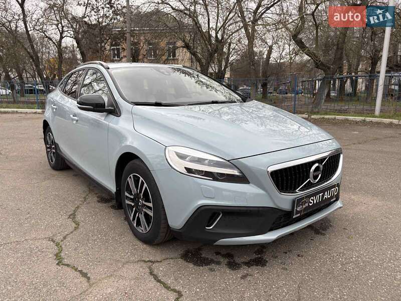 Хетчбек Volvo V40 Cross Country 2017 в Миколаєві