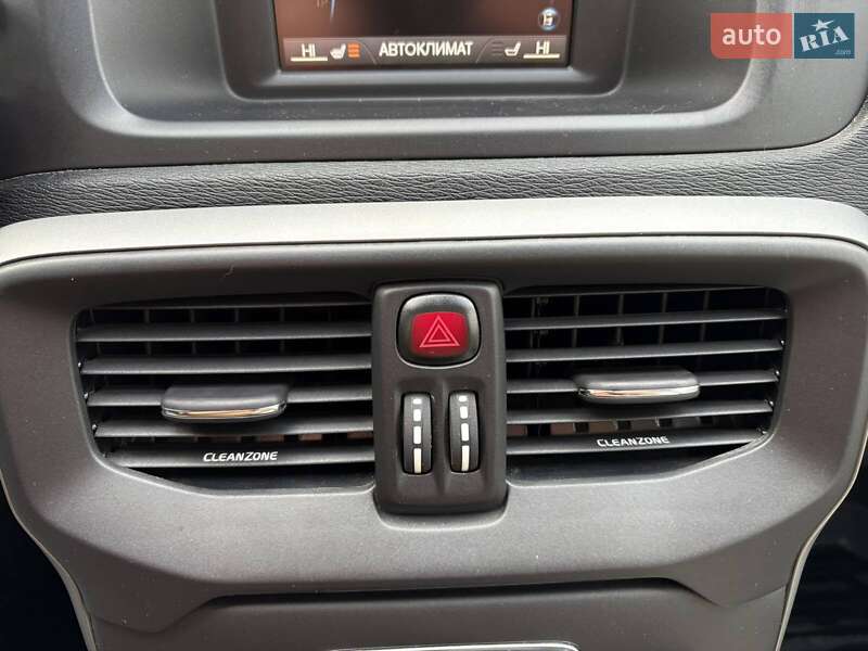 Хетчбек Volvo V40 Cross Country 2017 в Миколаєві