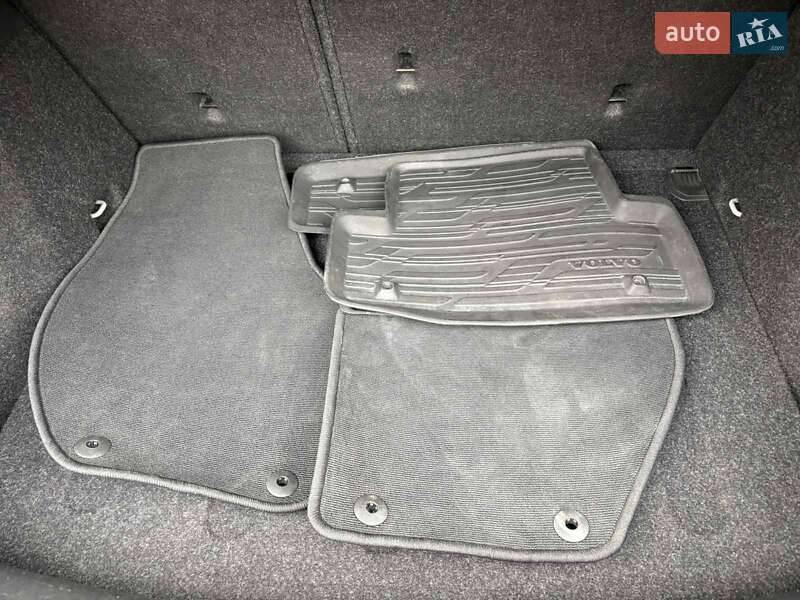 Хетчбек Volvo V40 Cross Country 2017 в Миколаєві