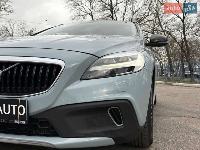 Хетчбек Volvo V40 Cross Country 2017 в Миколаєві