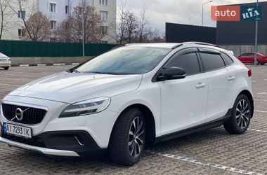 Хэтчбек Volvo V40 Cross Country 2019 в Киеве