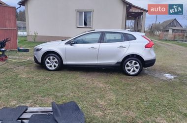 Хэтчбек Volvo V40 Cross Country 2015 в Заречном