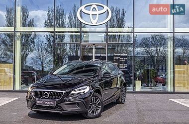 Хетчбек Volvo V40 Cross Country 2017 в Дніпрі