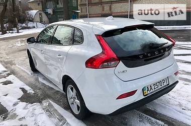 Хэтчбек Volvo V40 2014 в Киеве