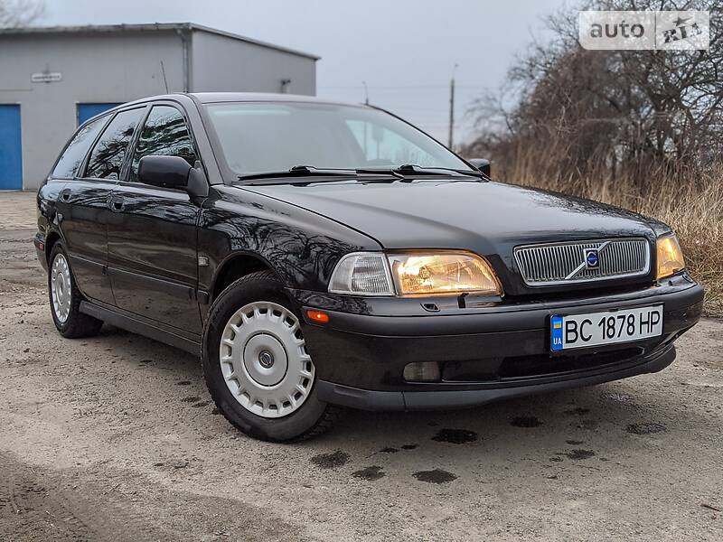 Універсал Volvo V40 1997 в Львові