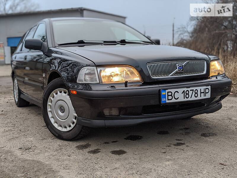 Універсал Volvo V40 1997 в Львові