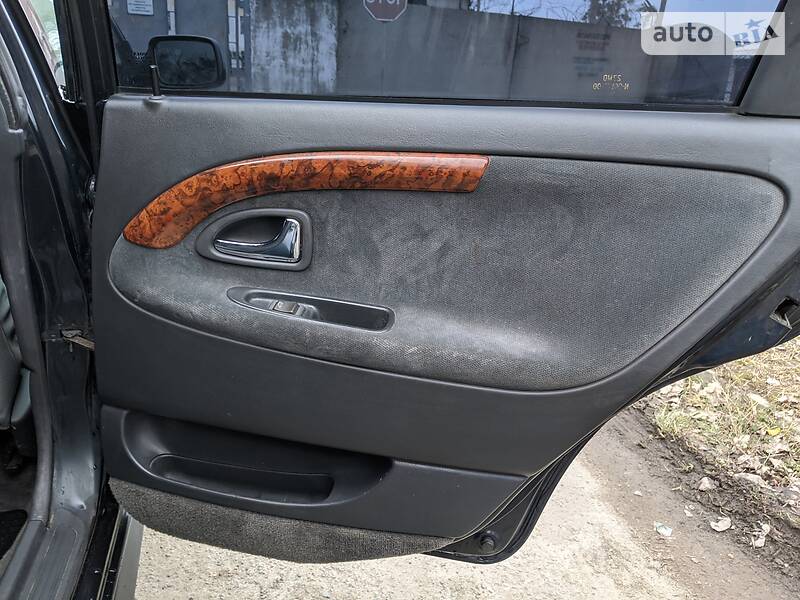 Універсал Volvo V40 1997 в Львові