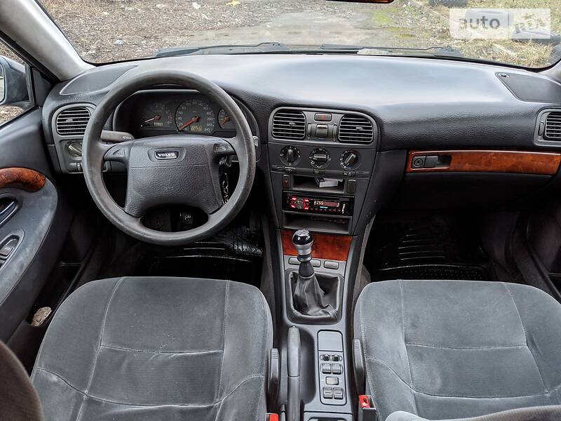 Універсал Volvo V40 1997 в Львові