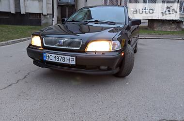 Універсал Volvo V40 1997 в Львові