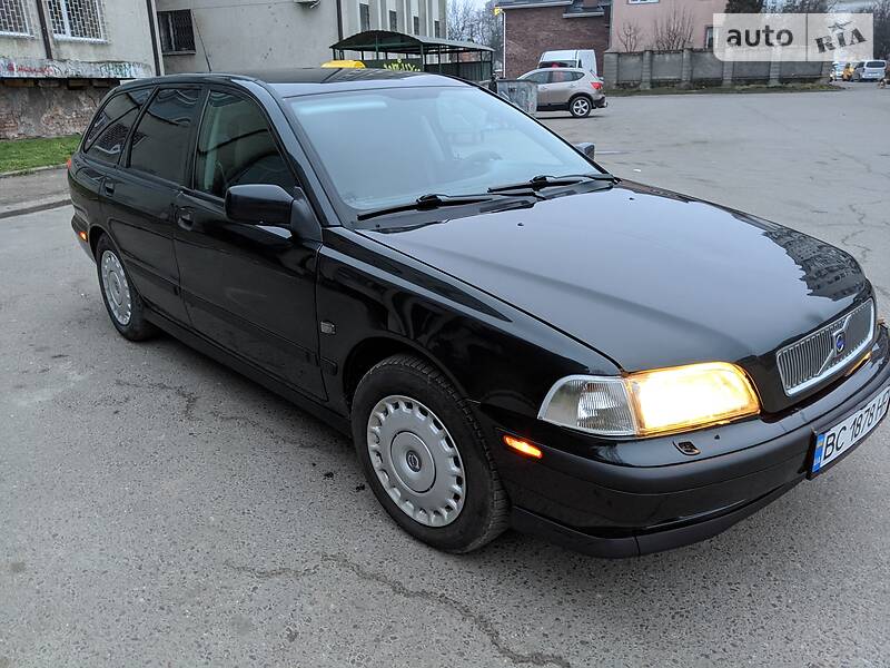 Універсал Volvo V40 1997 в Львові