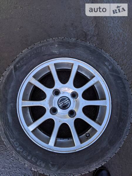 Універсал Volvo V40 1997 в Львові