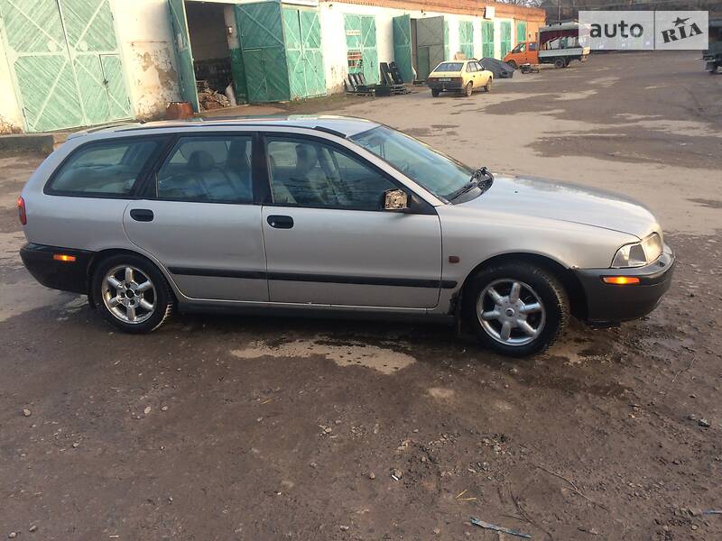 Универсал Volvo V40 1998 в Виннице