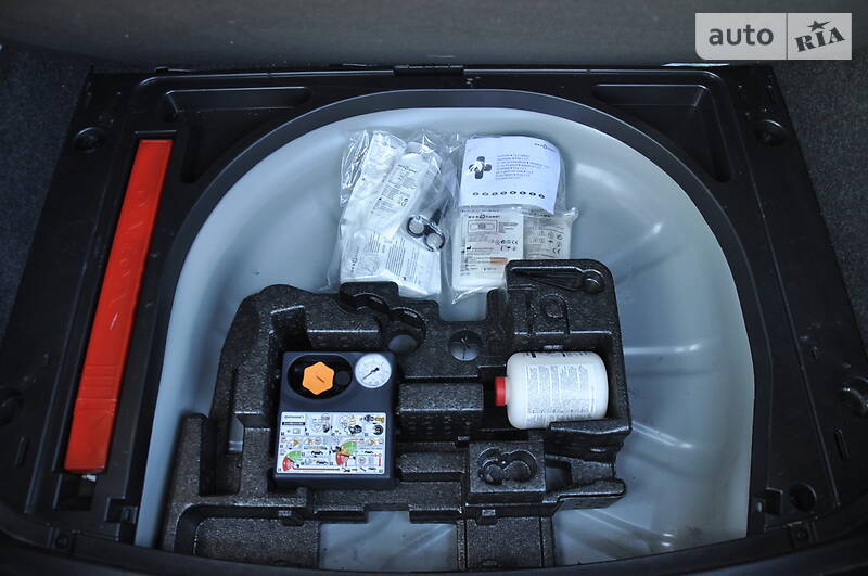 Хетчбек Volvo V40 2016 в Тернополі фото 38 Хетчбек Volvo V40 2016 в Тернополі