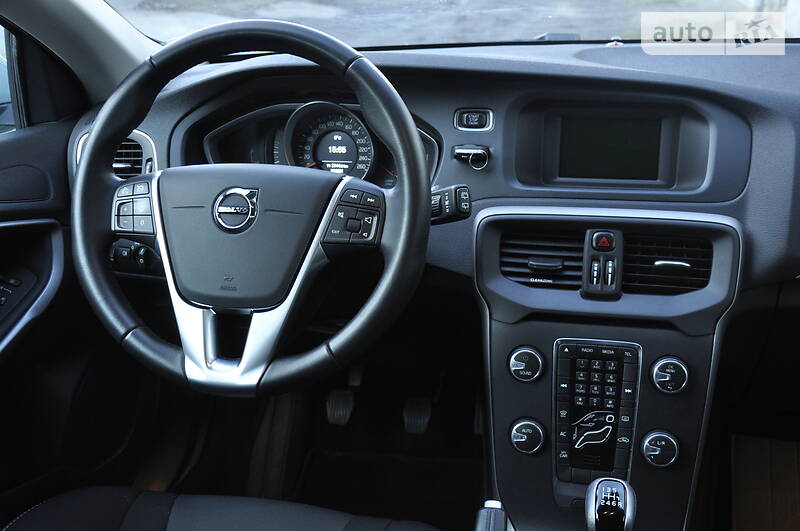 Хетчбек Volvo V40 2016 в Тернополі фото 25 Хетчбек Volvo V40 2016 в Тернополі