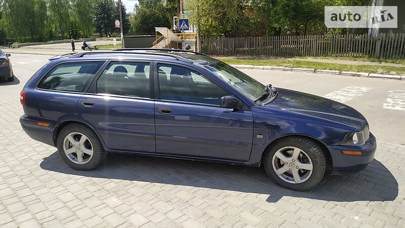 Volvo V40