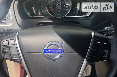 Хэтчбек Volvo V40 2016 в Долине