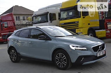 Универсал Volvo V40 2018 в Хусте