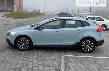 Хэтчбек Volvo V40 2018 в Львове