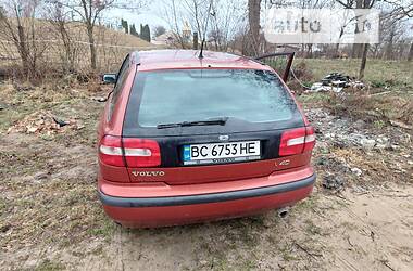 Универсал Volvo V40 1999 в Львове