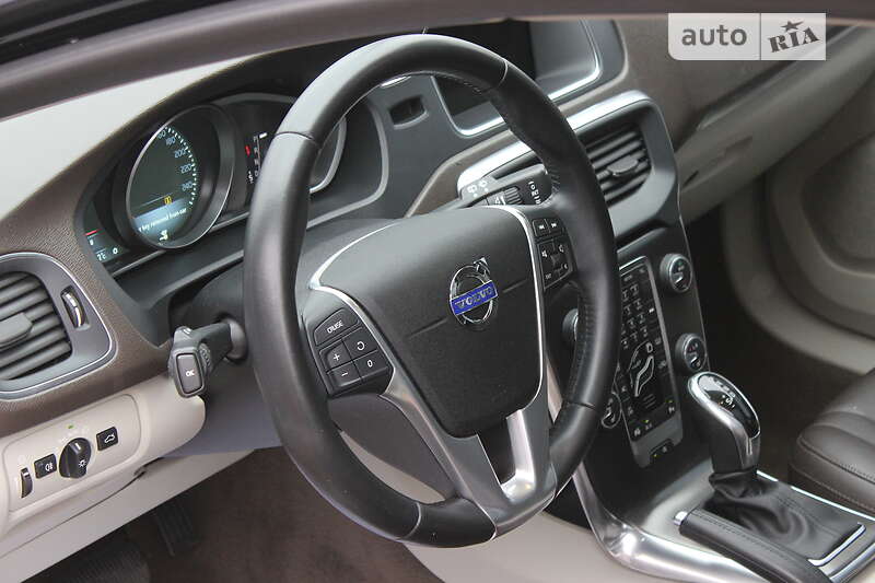 Хетчбек Volvo V40 2015 в Дніпрі фото 27 Хетчбек Volvo V40 2015 в Дніпрі