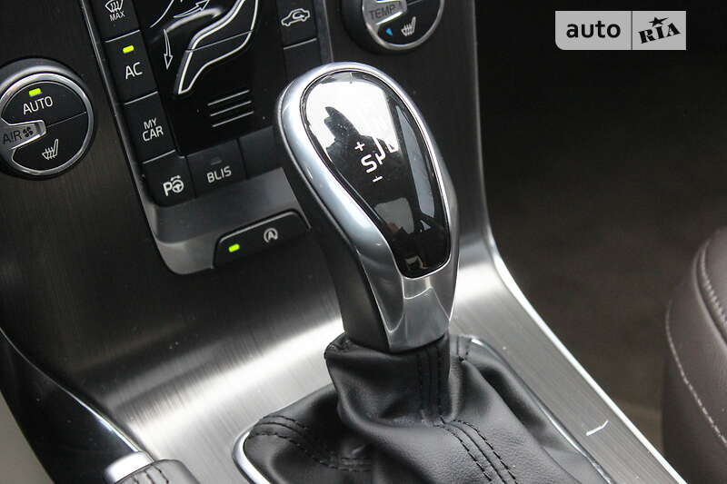 Хетчбек Volvo V40 2015 в Дніпрі фото 48 Хетчбек Volvo V40 2015 в Дніпрі