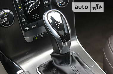 Хэтчбек Volvo V40 2015 в 