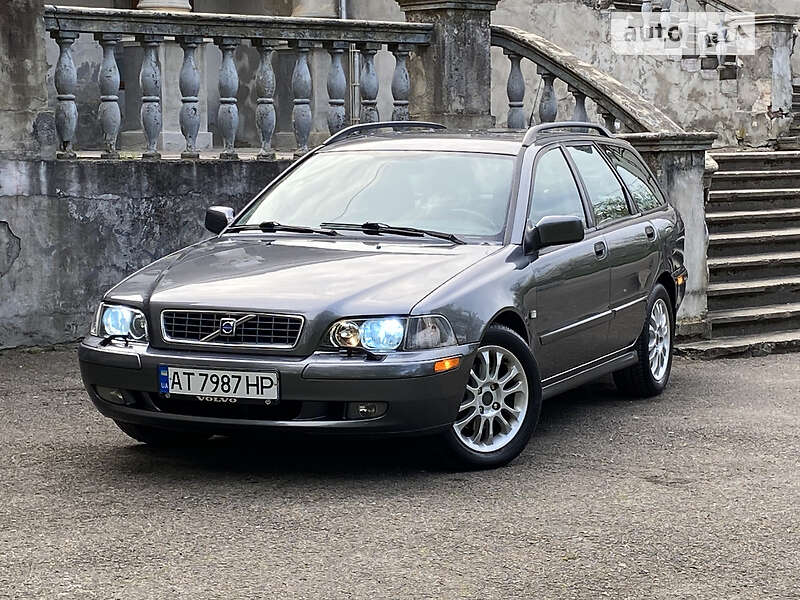 Универсал Volvo V40 2004 в Калуше