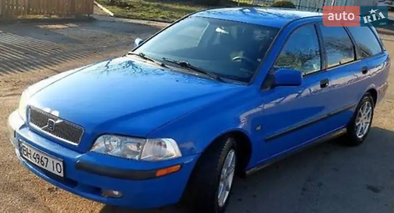 Volvo V40 2000