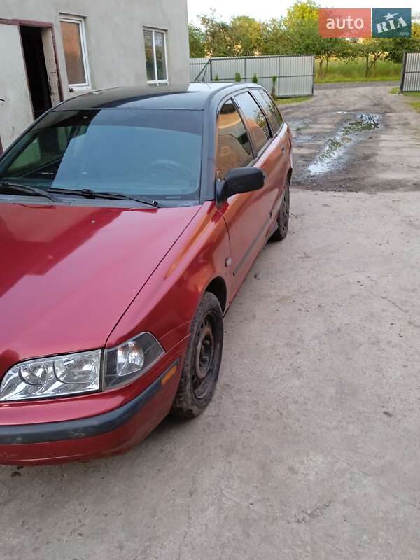 Универсал Volvo V40 1996 в Львове
