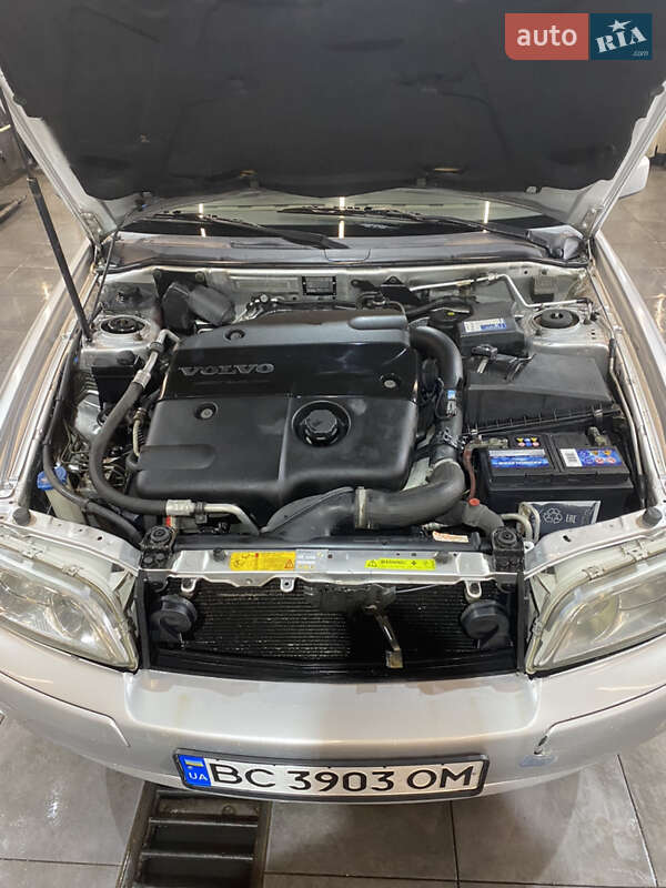 Универсал Volvo V40 2003 в Львове