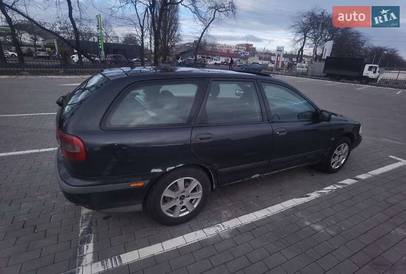 Универсал Volvo V40 1998 в Одессе