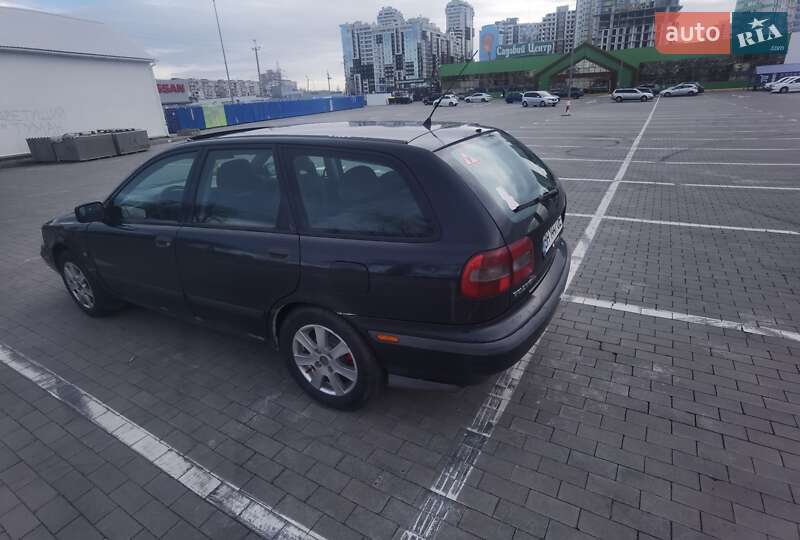 Универсал Volvo V40 1998 в Одессе