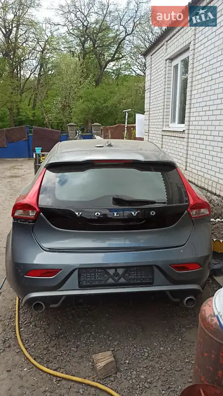 Volvo V40 2017