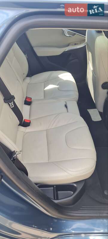 Хэтчбек Volvo V40 2013 в Маневичах