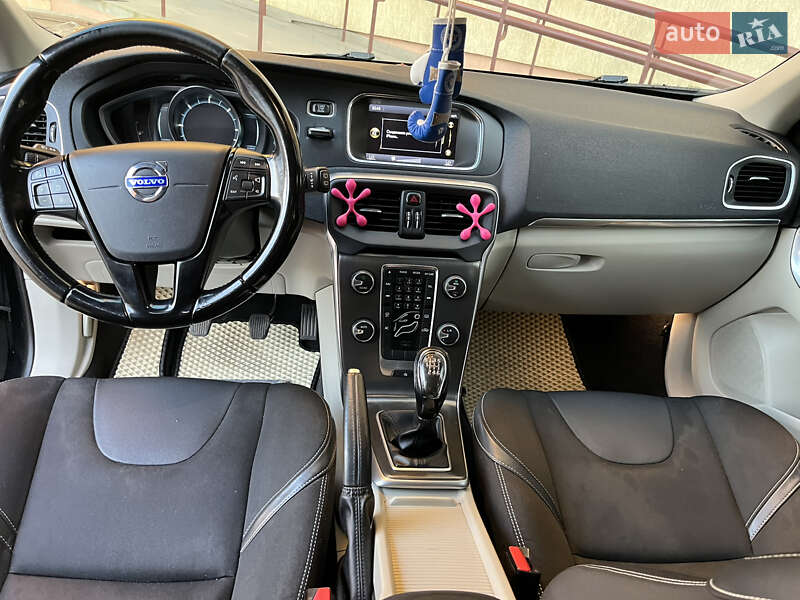 Хэтчбек Volvo V40 2013 в Львове