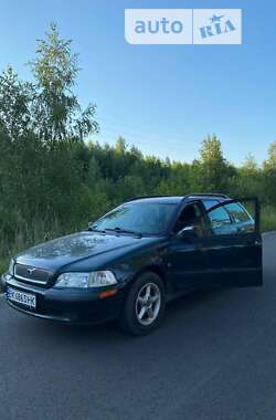 Універсал Volvo V40 2000 в Рівному