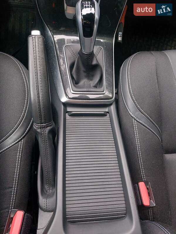 Хэтчбек Volvo V40 2017 в Косове