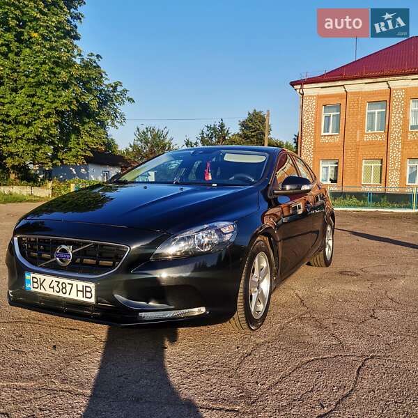 Volvo V40 2015