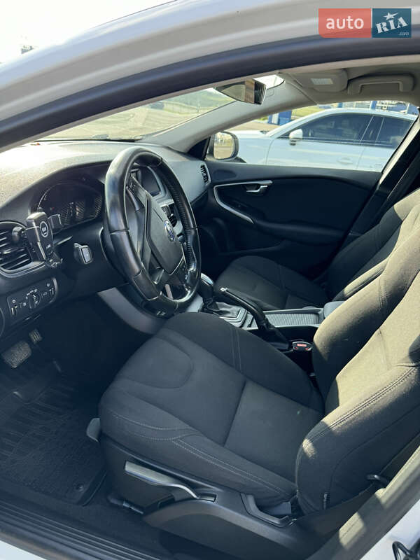 Хэтчбек Volvo V40 2013 в Измаиле фото 6 Хэтчбек Volvo V40 2013 в Измаиле