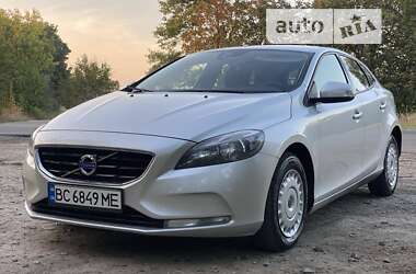 Хетчбек Volvo V40 2014 в Львові