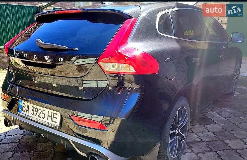 Хетчбек Volvo V40 2015 в Кропивницькому