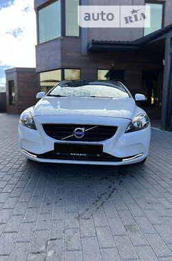 Хэтчбек Volvo V40 2013 в Ровно