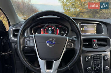 Хэтчбек Volvo V40 2013 в 