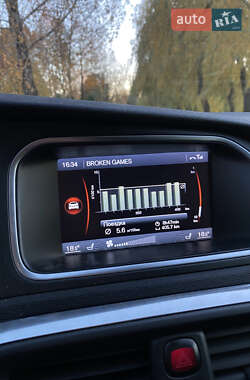 Хэтчбек Volvo V40 2012 в 