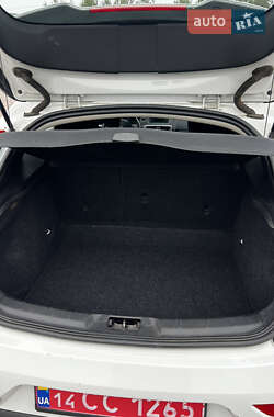 Хэтчбек Volvo V40 2014 в 