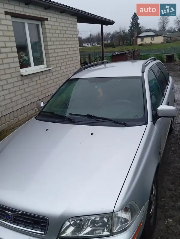 Volvo V40 2003