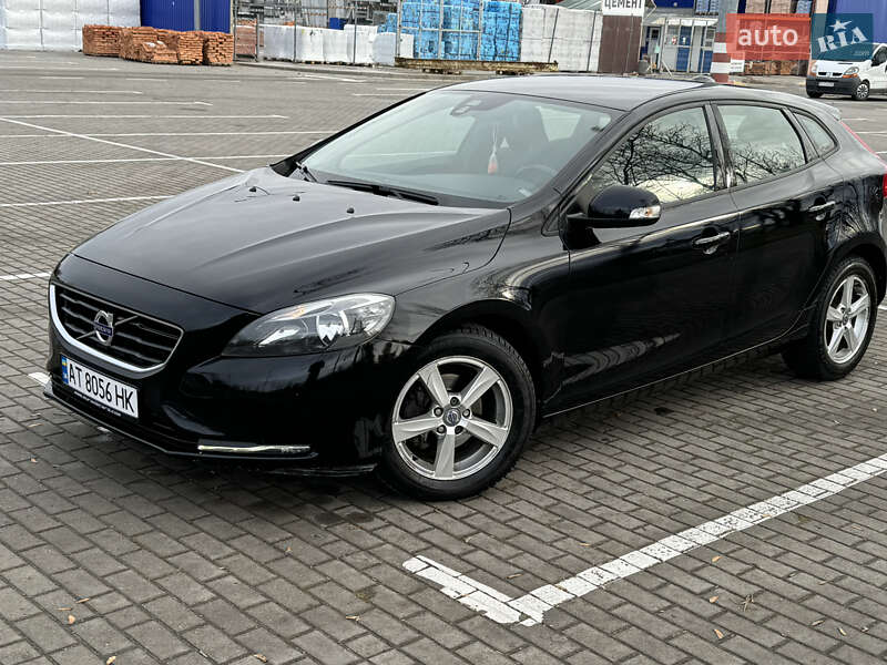 Хэтчбек Volvo V40 2013 в Коломые